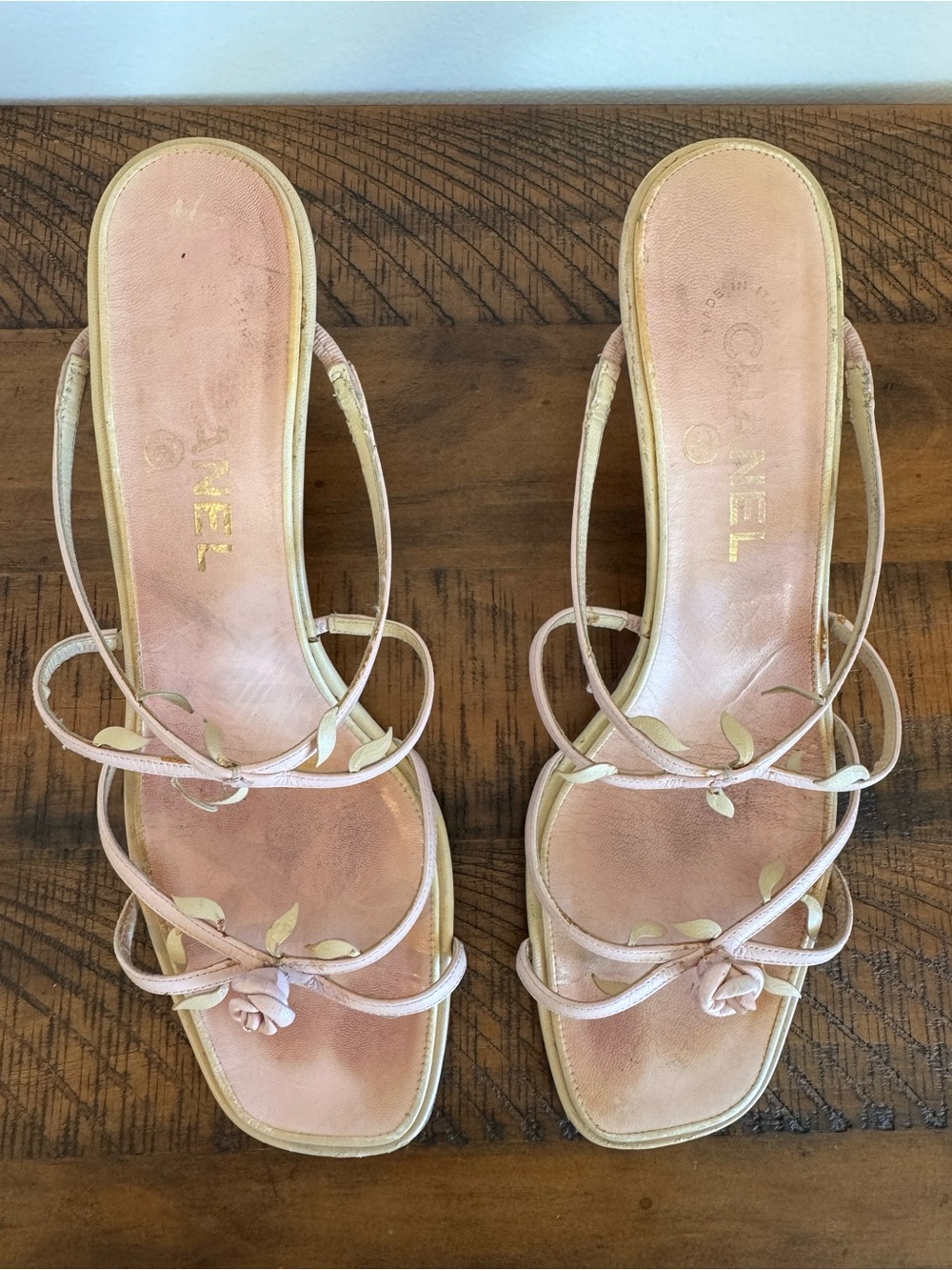 Chanel 2001 Vintage Lagerfeld Pink Rosebud Leather Heels EU 37.5 Authentic Shoes - Picture 2 of 8